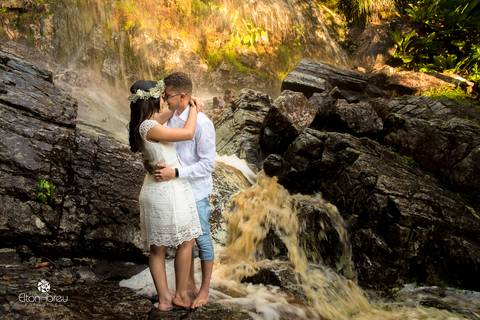 Seja luz ! E sendo assim, fomos pra o Parque Sete Passagens em Miguel Calmon fotografar a Ana Clara e o Itálo. Veja mais no site www.eltonabreu.com
#casamento #noiva #noivas #vestidodenoiva #noivos #noivado #casamentos #casar #noivo #madrinhas #voucasar #'