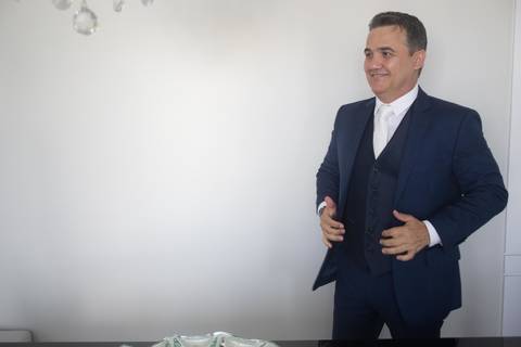 Noivo super empolgado para o dia tão esperado'