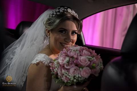Noiva no Carro'