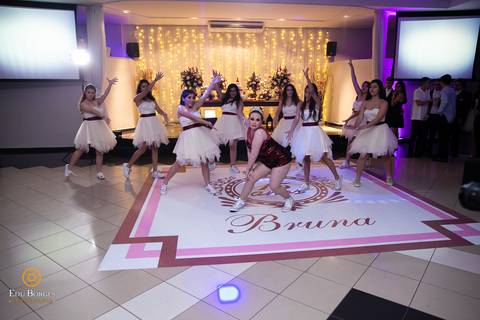 Debutante Bruna Dancando'
