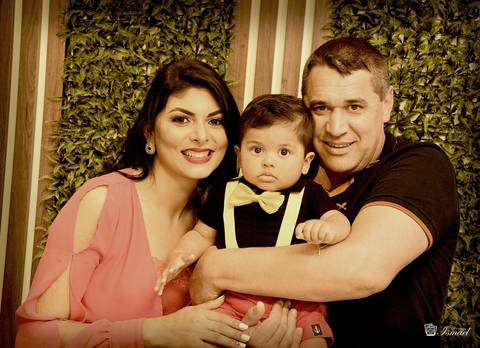 Miguel com mamãe e papai'