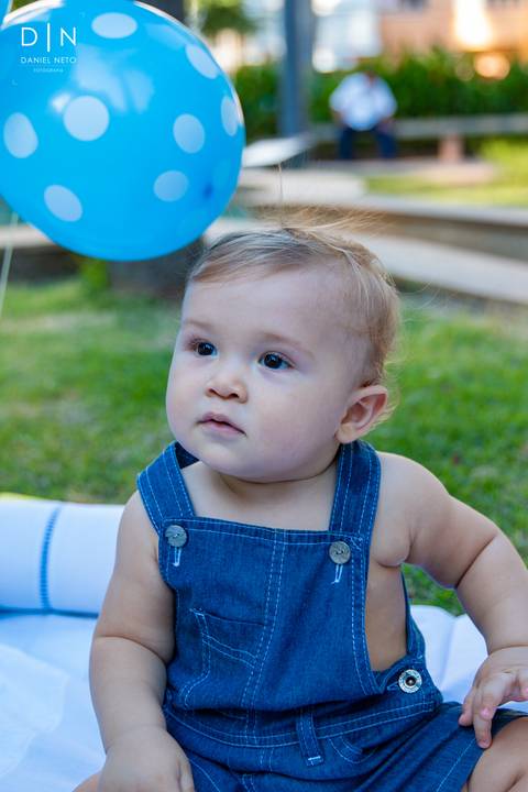 ensaio infantil 1 ano aniversário antônio criança menino bolo parque família diversão'