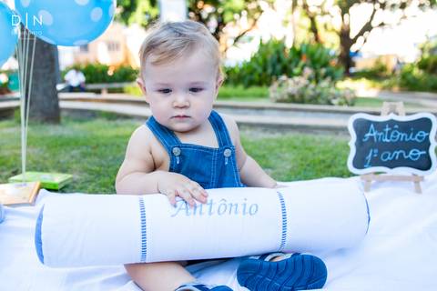 ensaio infantil 1 ano aniversário antônio criança menino bolo parque família diversão'