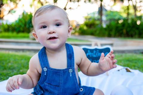 ensaio infantil 1 ano aniversário antônio criança menino bolo parque família diversão'