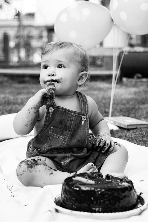 ensaio infantil 1 ano aniversário antônio criança menino bolo parque família diversão'