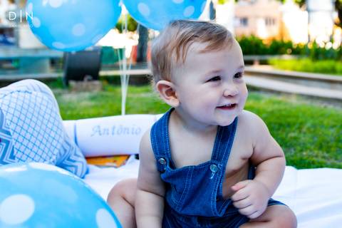 ensaio infantil 1 ano aniversário antônio criança menino bolo parque família diversão'