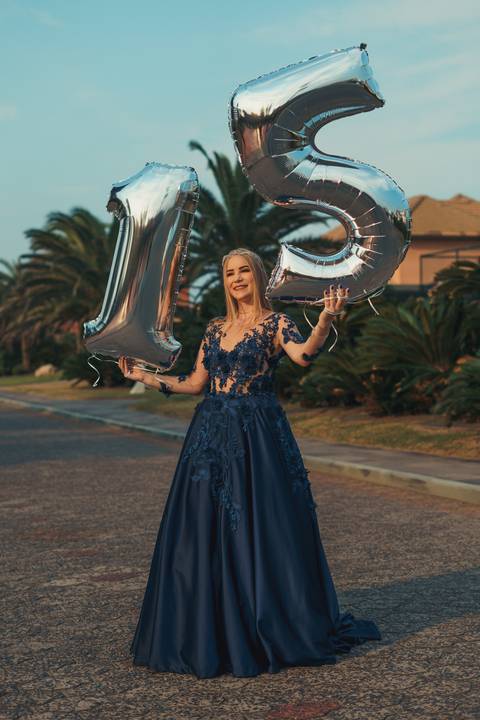 fotógrafo-em-osório-felipe-lopes-fotografia-ensaio-de-15-anos-na-rua-com-vestido-de-festa-em-xangri-la'