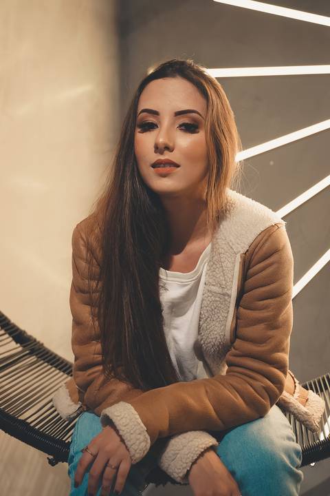 fotógrafo-em-osório-felipe-lopes-fotografia-ensaio-feminino-em-cafeteria-interno-em-tramandaí'