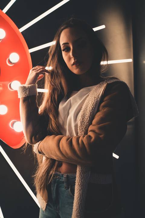 fotógrafo-em-osório-felipe-lopes-fotografia-ensaio-feminino-em-cafeteria-interno-em-tramandaí'