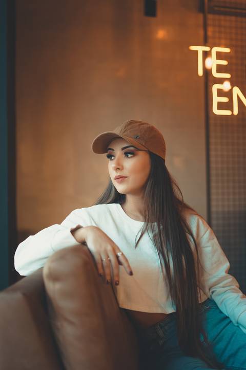 fotógrafo-em-osório-felipe-lopes-fotografia-ensaio-feminino-em-cafeteria-interno-em-tramandaí'