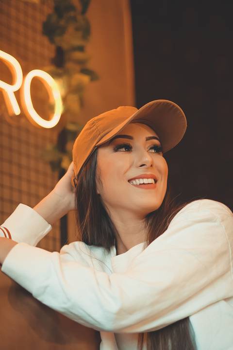 fotógrafo-em-osório-felipe-lopes-fotografia-ensaio-feminino-em-cafeteria-interno-em-tramandaí'