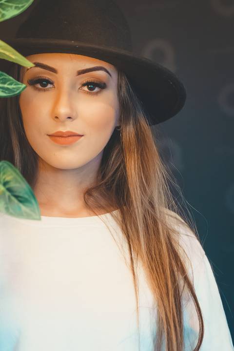 fotógrafo-em-osório-felipe-lopes-fotografia-ensaio-feminino-em-cafeteria-interno-em-tramandaí'