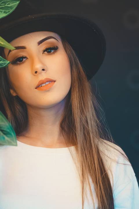 fotógrafo-em-osório-felipe-lopes-fotografia-ensaio-feminino-em-cafeteria-interno-em-tramandaí'