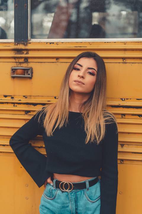 fotografo-em-osorio-rio-grande-do-sul-ensaio-de-15-anos-externo-com-onibus'