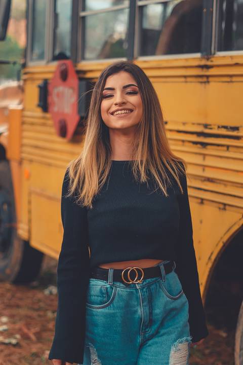 fotografo-em-osorio-rio-grande-do-sul-ensaio-de-15-anos-externo-com-onibus'