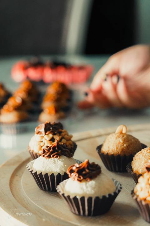 fotografo-em-osorio-rio-grande-do-sul-ensaio-empresarial-doceria-interno-estudio-confeiteira'