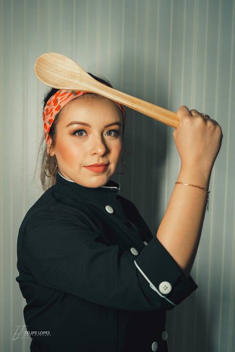 fotografo-em-osorio-rio-grande-do-sul-ensaio-empresarial-doceria-interno-estudio-confeiteira'