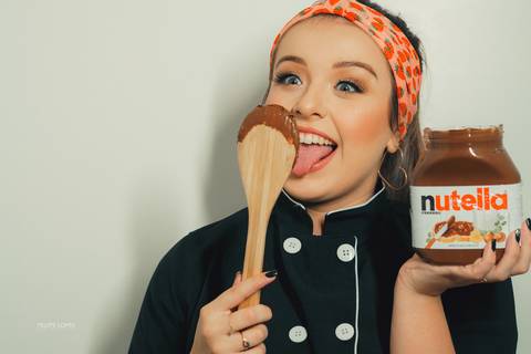 fotografo-em-osorio-rio-grande-do-sul-ensaio-empresarial-doceria-interno-estudio-confeiteira'