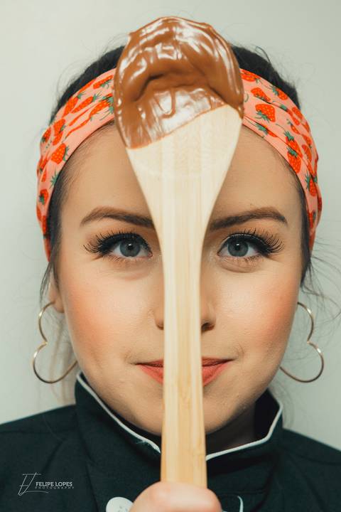 fotografo-em-osorio-rio-grande-do-sul-ensaio-empresarial-doceria-interno-estudio-confeiteira'