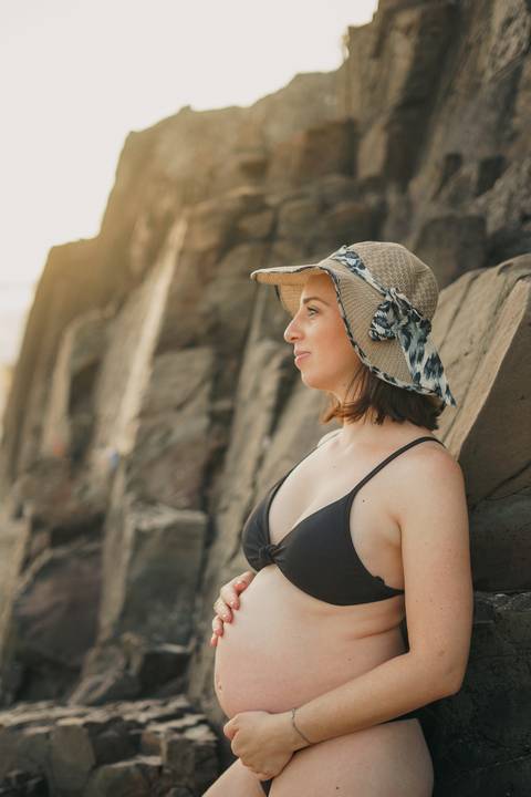 fotografo-de-osorio-felipe-lopes-fotografia-ensaio-de-gestante-familia-dois-filhos-na-natureza-externo-na-praia-em-torres'