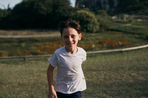 fotografo-de-osorio-felipe-lopes-fotografia-ensaio-de-gestante-familia-dois-filhos-na-natureza-externo-em-torres'