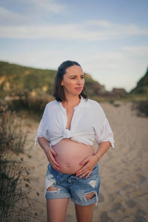 fotografo-de-osorio-felipe-lopes-fotografia-ensaio-de-gestante-familia-dois-filhos-na-natureza-externo-na-praia-em-torres'