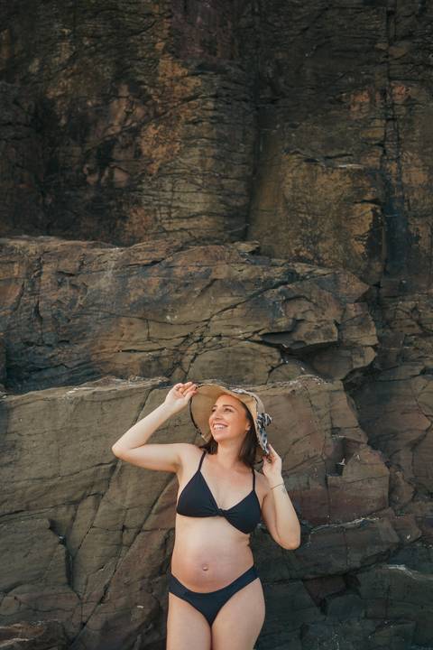 fotografo-de-osorio-felipe-lopes-fotografia-ensaio-de-gestante-familia-dois-filhos-na-natureza-externo-na-praia-em-torres'