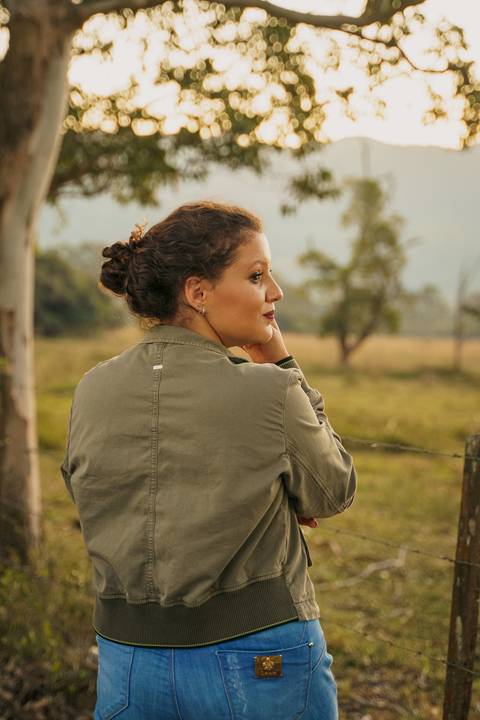 felipe-lopes-fotografia-fotografo-em-osorio-ensaio-de-15-quinze-anos-book-externo-em-osorio-na-natureza-na-estrada'