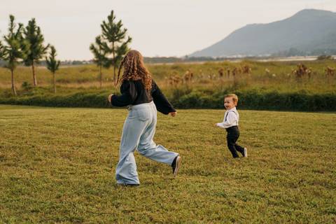 felipe-lopes-fotografia-fotografo-em-osorio-ensaio-de-15-quinze-anos-book-externo-em-osorio-na-natureza-com-a-familia'
