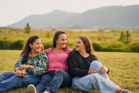 felipe-lopes-fotografia-fotografo-em-osorio-ensaio-de-15-quinze-anos-book-externo-em-osorio-na-natureza-com-a-familia'