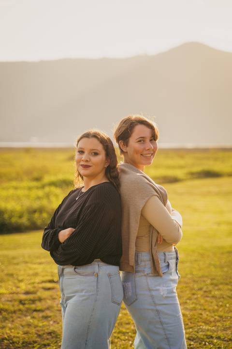 felipe-lopes-fotografia-fotografo-em-osorio-ensaio-de-15-quinze-anos-book-externo-em-osorio-na-natureza-com-a-familia-contra-luz-por-do-sol'