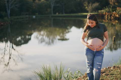 felipe-lopes-fotografia-fotografo-em-osorio-ensaio-de-gestante-externo-na-natureza-em-osorio-'