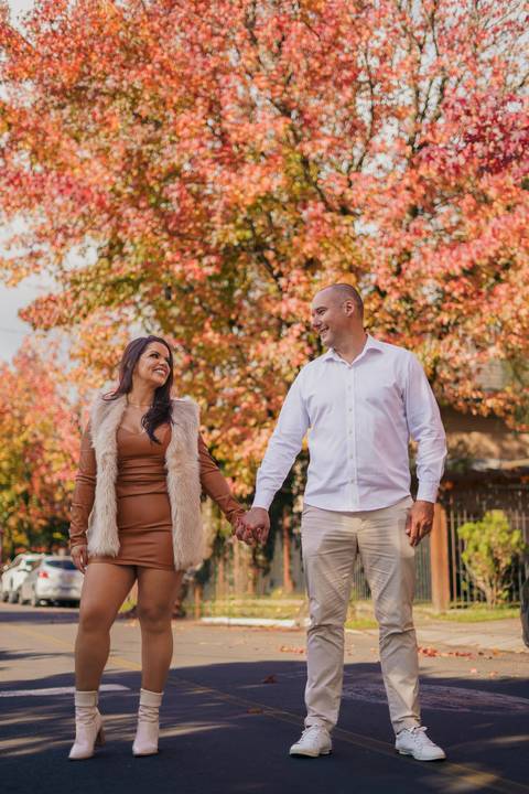 felipe-lopes-fotografia-fotografo-em-osorio-ensaio-de-casal-pre-wedding-em-gramando-rio-grande-do-sul-externo-na-natureza-no-lago-negro-no-centro'