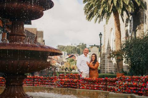 felipe-lopes-fotografia-fotografo-em-osorio-ensaio-de-casal-pre-wedding-em-gramando-rio-grande-do-sul-externo-na-natureza-no-lago-negro-no-centro'