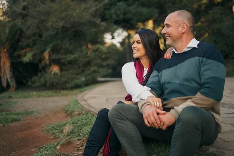 felipe-lopes-fotografia-fotografo-em-osorio-ensaio-de-casal-pre-wedding-em-gramando-rio-grande-do-sul-externo-na-natureza-no-lago-negro-no-centro'