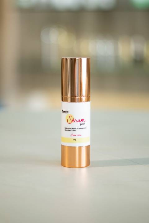 felipe-lopes-fotografia-fotografo-em-osorio-rio-grande-do-sul-ensaio-empresarial-de-marca-corporativo-de-farmacia-de-manipulacao-farmaceutica-produtos'