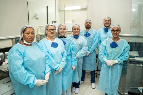 felipe-lopes-fotografia-fotografo-em-osorio-rio-grande-do-sul-ensaio-empresarial-de-marca-corporativo-de-farmacia-de-manipulacao-farmaceutica-produtos'