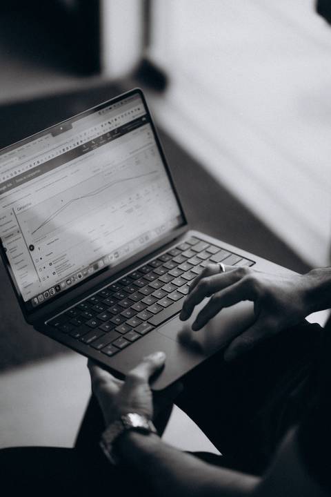 felipe-lopes-fotografia-fotografo-em-osorio-ensaio-empresarial-corporativo-de-empresa-de-assessoria-de-marketing-em-novo-hamburgo-rs-em-escritorio'