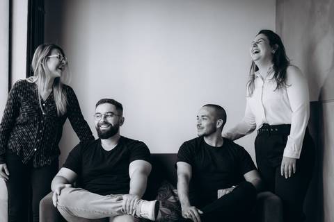 felipe-lopes-fotografia-fotografo-em-osorio-ensaio-empresarial-corporativo-de-empresa-de-assessoria-de-marketing-em-novo-hamburgo-rs-em-escritorio'