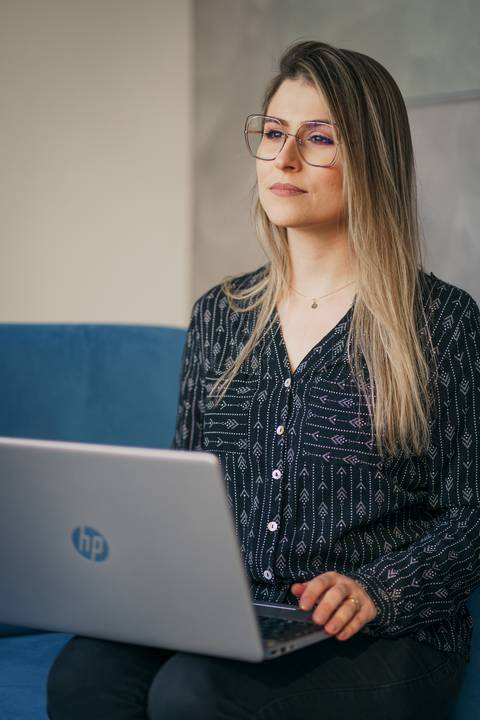 felipe-lopes-fotografia-fotografo-em-osorio-ensaio-empresarial-corporativo-de-empresa-de-assessoria-de-marketing-em-novo-hamburgo-rs-em-escritorio'