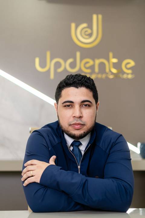 fotografo-em-osorio-felipe-lopes-fotografia-ensaio-empresarial-clinica-dentaria-updente-em-capao-da-canoa-ensaio-corporativo-de-equipe-em-clinica'