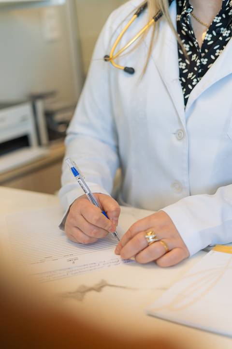 felipe-lopes-fotografia-fotografo-em-osorio-ensaio-empresarial-clinica-medica-apf-med-em-capao-da-canoa-ensaio-corporativo-de-equipe'