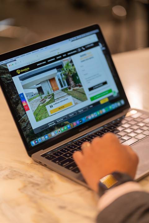 felipe-lopes-fotografia-fotografo-em-osorio-ensaio-empresarial-imobiliaria-de-capao-da-canoa-fotos-de-equipe'