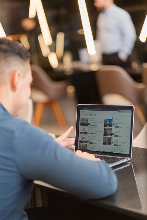 felipe-lopes-fotografia-fotografo-em-osorio-ensaio-empresarial-imobiliaria-de-capao-da-canoa-fotos-de-equipe'