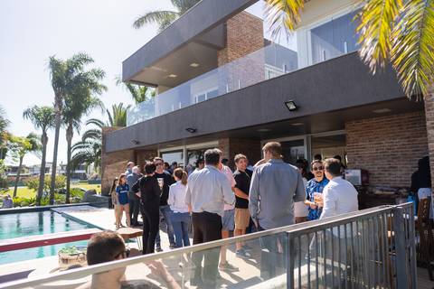 felipe-lopes-fotografia-fotografo-em-osorio-evento-de-residentes-de-ortopedia-encontro-de-medicos-happy-hour-churrasco-no-por-do-sol-em-eldorado-do-sul'