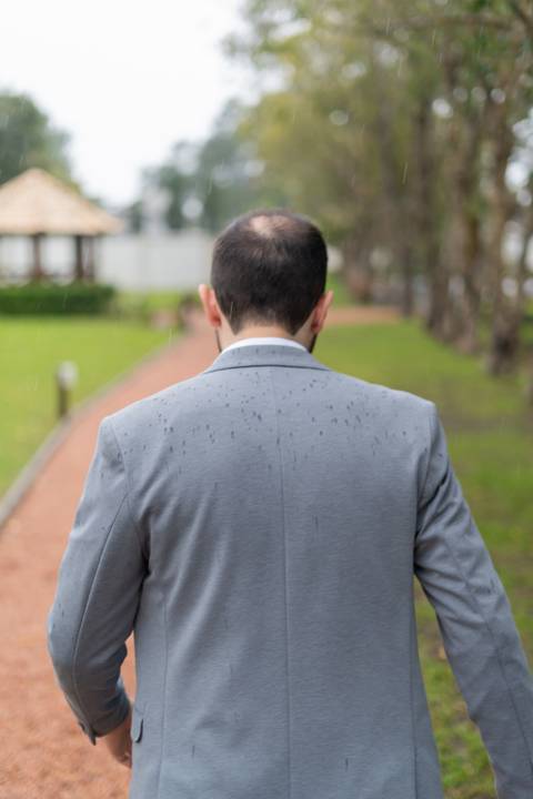 felipe-lopes-fotografia-fotografo-em-osorio-casamento-pre-wedding-ensaio-antes-da-recepcao-de-convidados-em-capao-da-canoa-fotos-do-encontro-dos-noivos'