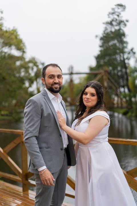 felipe-lopes-fotografia-fotografo-em-osorio-casamento-pre-wedding-ensaio-antes-da-recepcao-de-convidados-em-capao-da-canoa-fotos-externas-na-chuva'