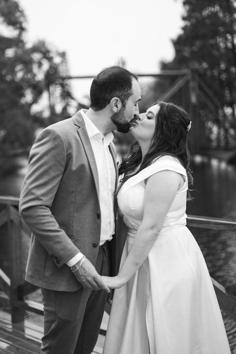 felipe-lopes-fotografia-fotografo-em-osorio-casamento-pre-wedding-ensaio-antes-da-recepcao-de-convidados-em-capao-da-canoa-fotos-externas-na-chuva'