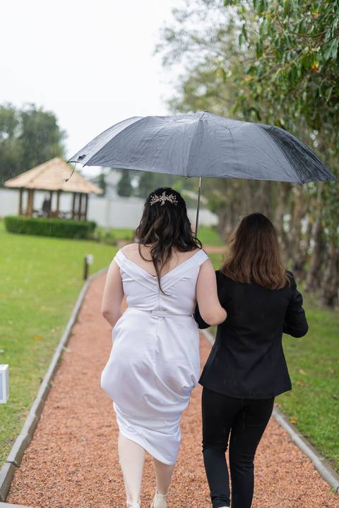 felipe-lopes-fotografia-fotografo-em-osorio-casamento-pre-wedding-ensaio-antes-da-recepcao-de-convidados-em-capao-da-canoa-fotos-do-encontro-dos-noivos'