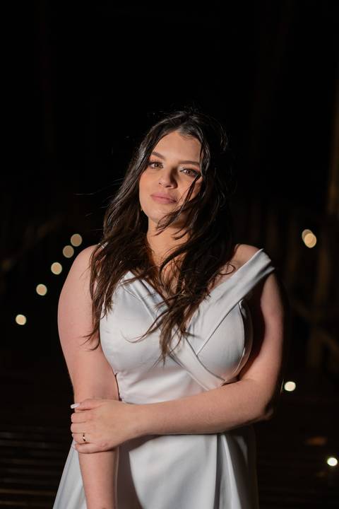 felipe-lopes-fotografia-fotografo-em-osorio-casamento-pre-wedding-ensaio-antes-da-recepcao-de-convidados-em-capao-da-canoa-fotos-noturnas-externas-na-chuva'